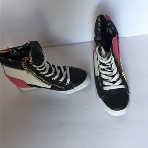 Betsey Johnson Wedges